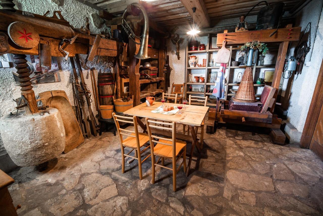 Authentic Countryside Villa With Hot Tub Veliki Kamen Exterior foto